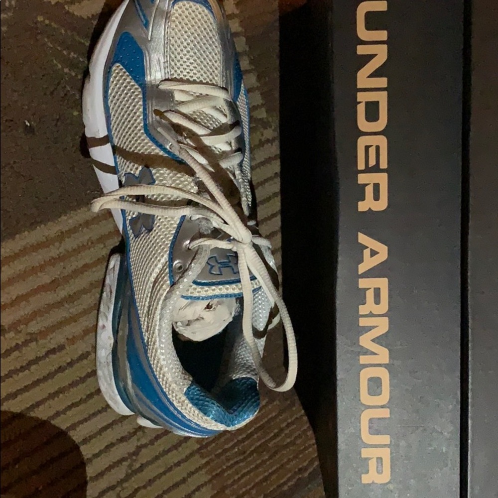 Slightly wormed Tennis Shoes